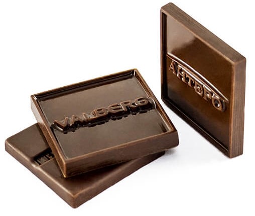 Шоколадный барельеф с логотипом 5 г - фото